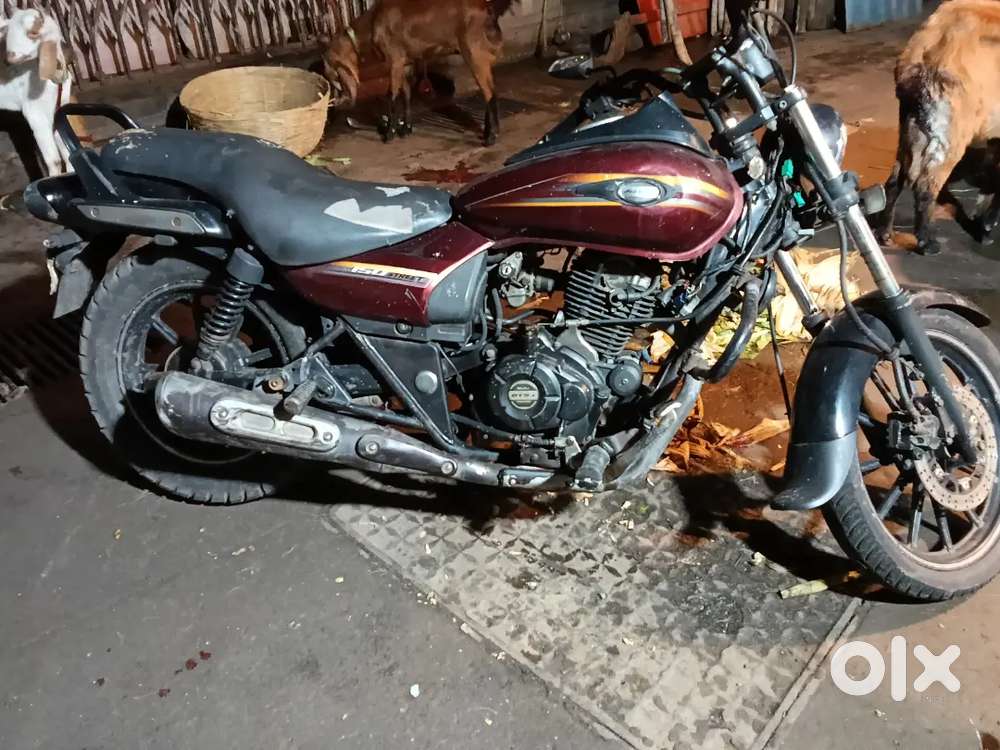 150 Avenger black colour first owner