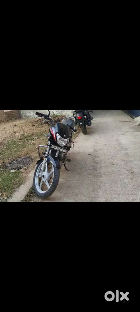 बहुत अच्छी गाड़ी है एक हाथ की चली गई है आकर चला कर देख लो