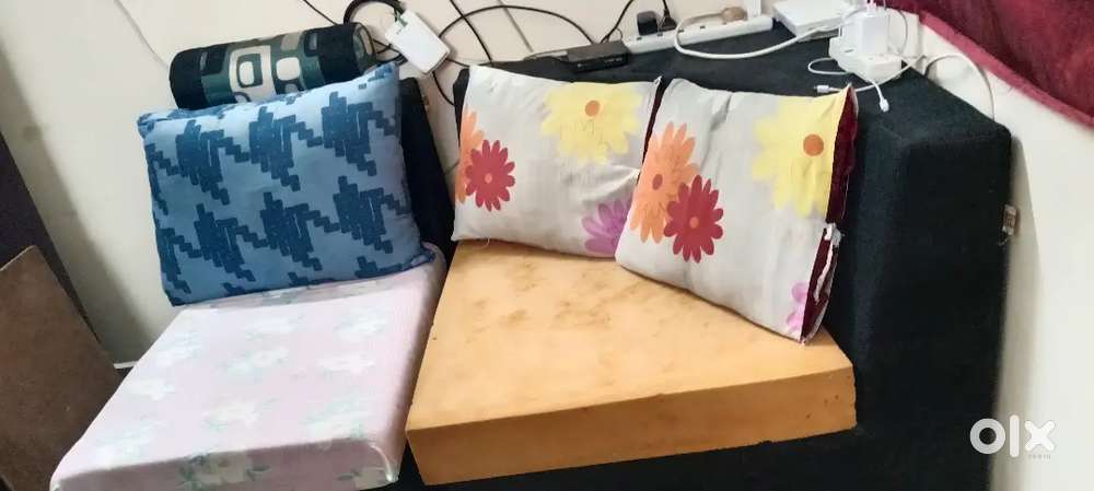 Corner &single sofa Rs5000