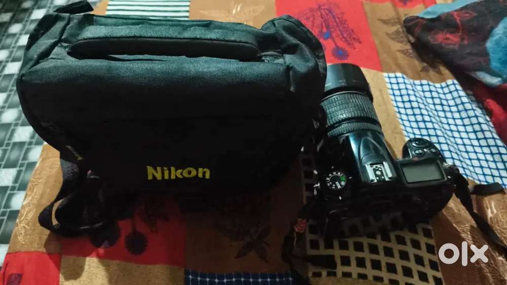 Nikon D-7000 camera (1year old ) urgent Sell