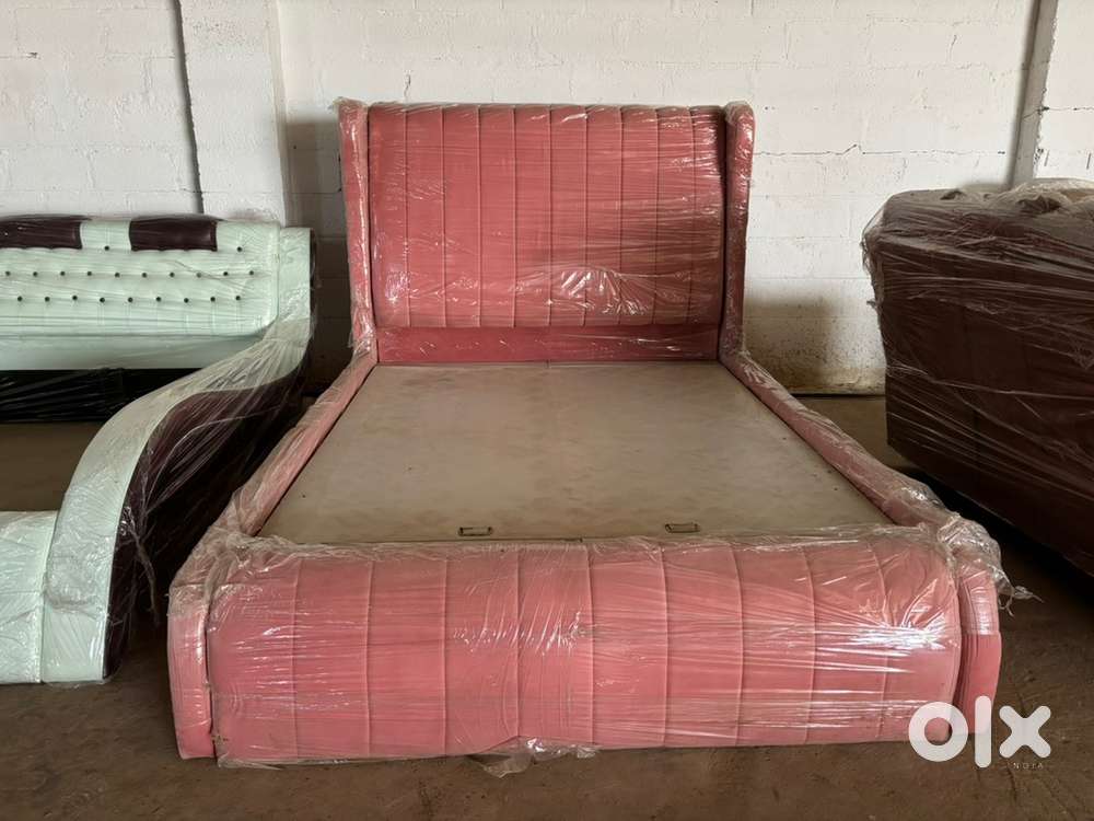 Qeen size bed