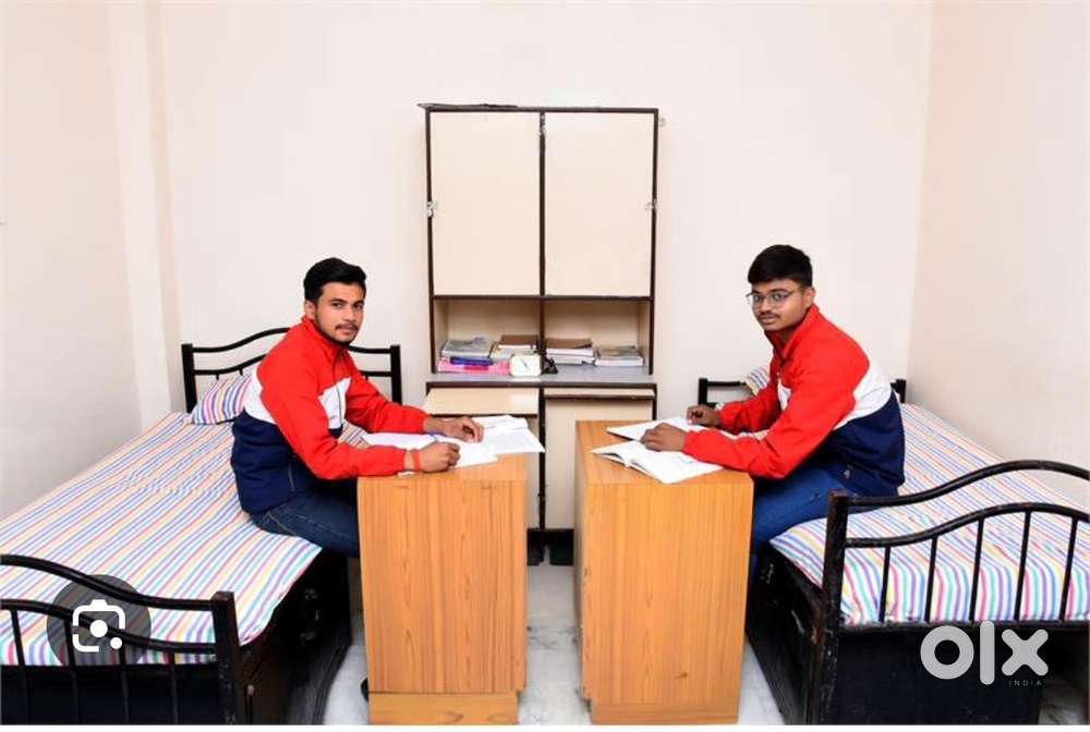 BOYS HOSTEL MAIN FRONT OFFICE STAFF KI ZAROORAT HAI.