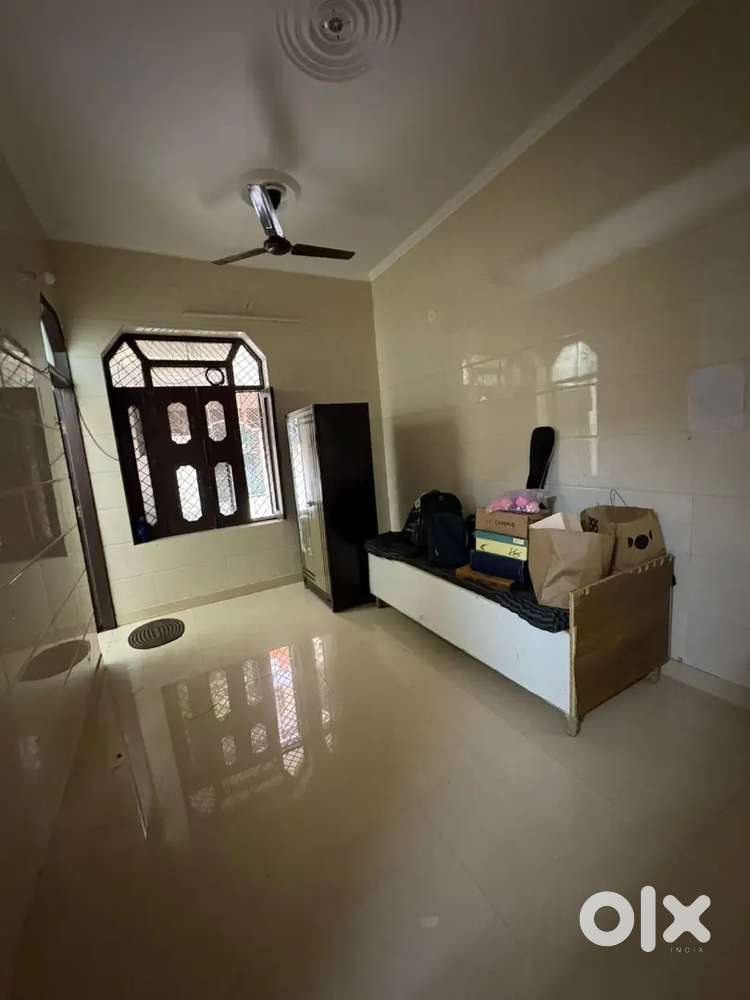 One room is vacant in 3bhk flat