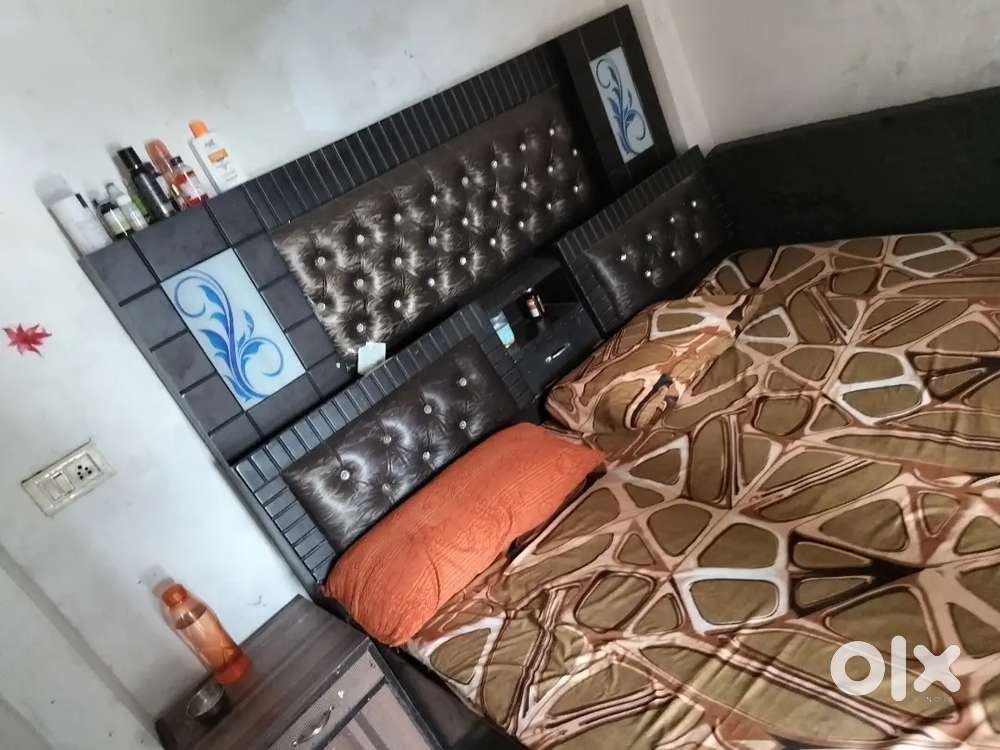 10 Mahina old double bed
