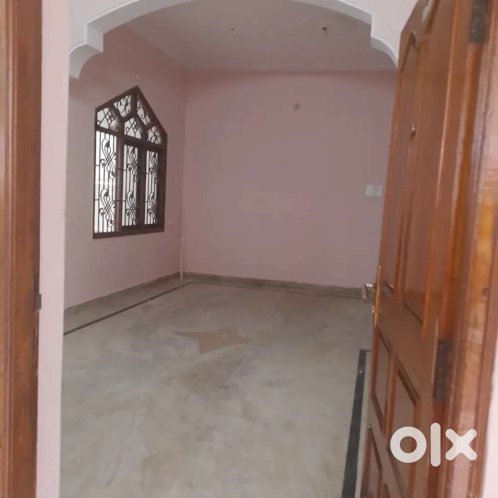 3BHK and 2 bathrooms for Rent on ground floor at Jankinagar Tolichowki