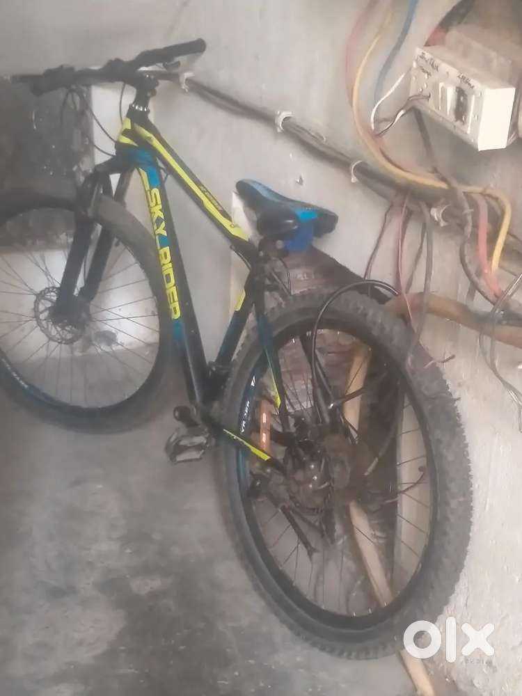 Good condition  front disk brake not working