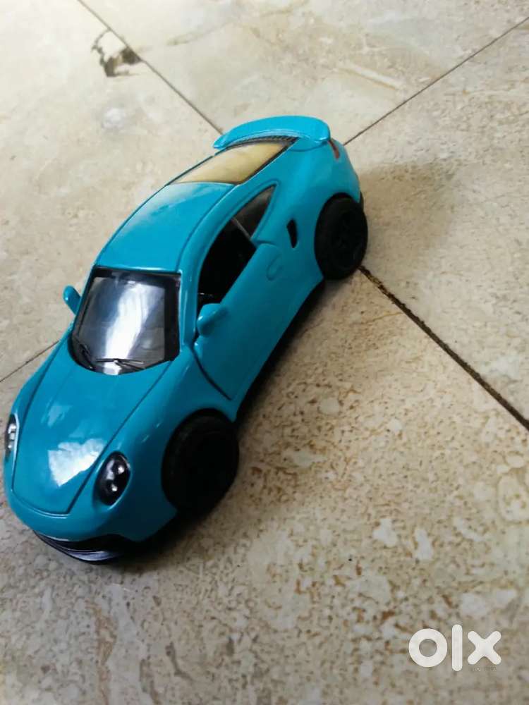One tire rubber damage