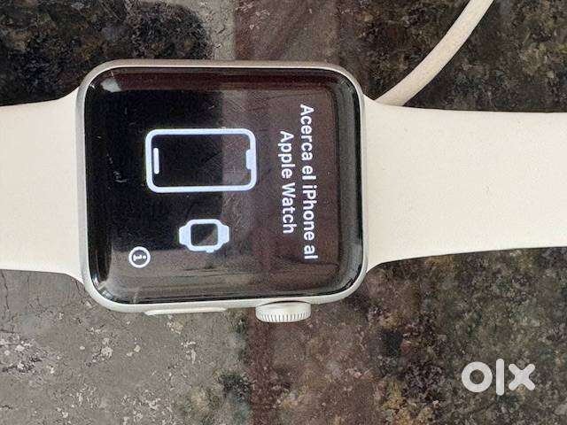 Apple Watch Series 3 GPS - 38mm - Sport Band - Aluminum Case