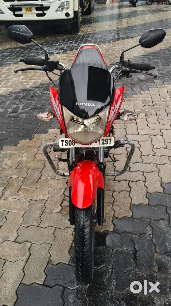 HONDA CB SHINE 125,CC
NEED CONDITION BIKE 
URGENT SALE ME 
CALL ME