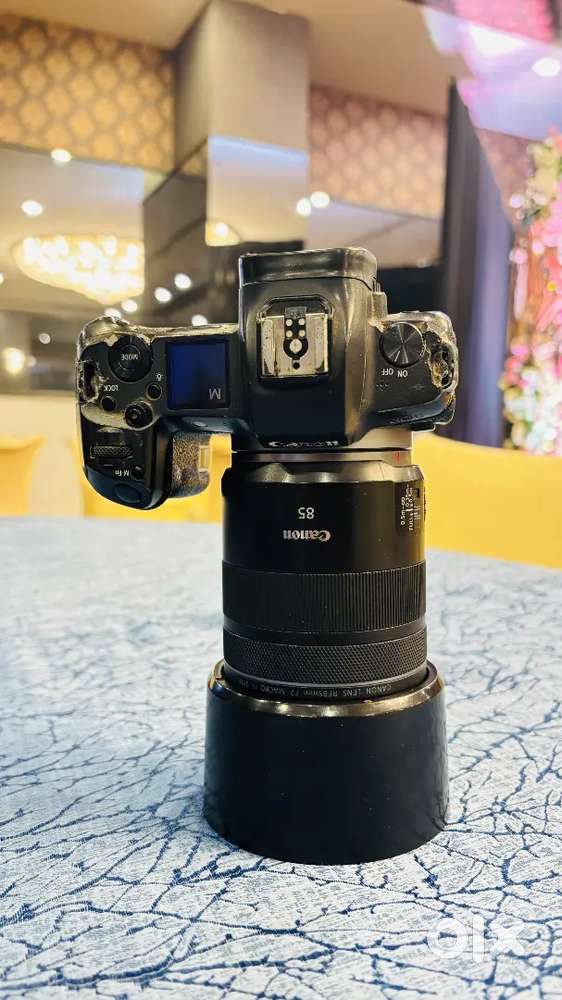 CANON EOS R WITH 85MM 2.0