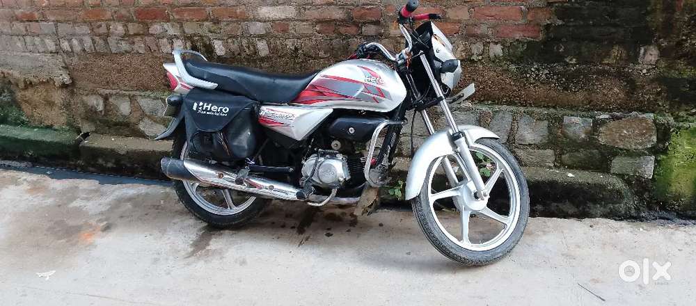 Hero hf deluxe self start silver colour up jhansi ka number hai