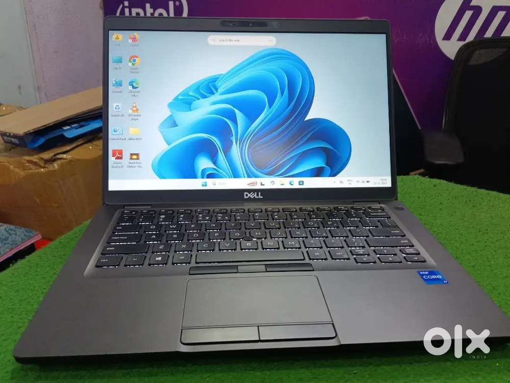 Dell Latitude 5400 Corp i7 8th Gen 8gb RAM 256gb SSD 14 inches FHD Gud