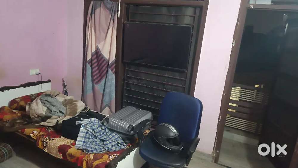 Need a roommate for fully furnished one room set in sector 70
