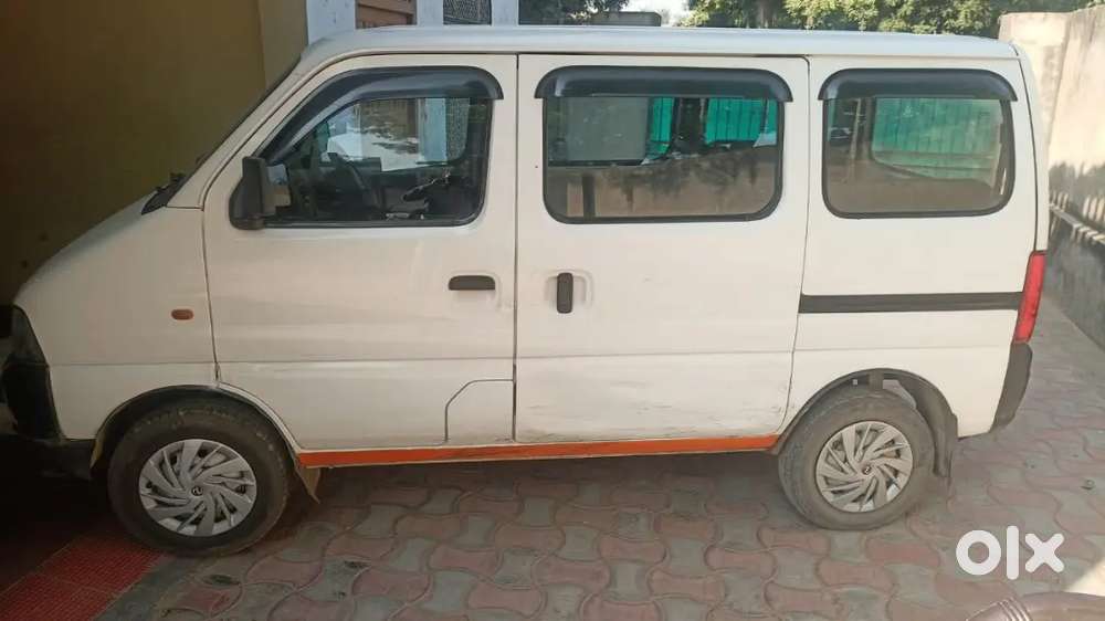 ECCO 2018 model july month cng with ac all new tyers