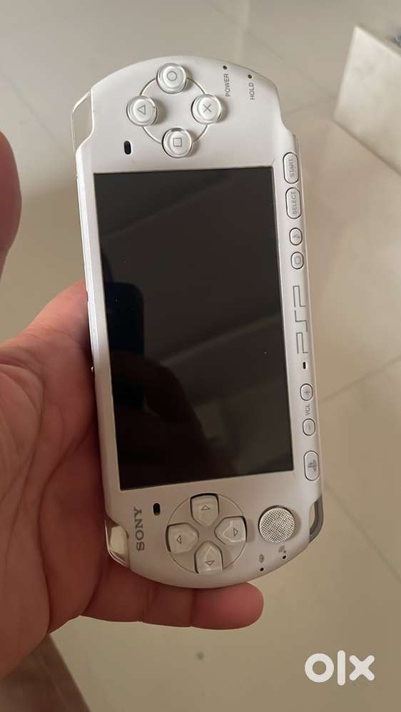 PSP 3000 white colour