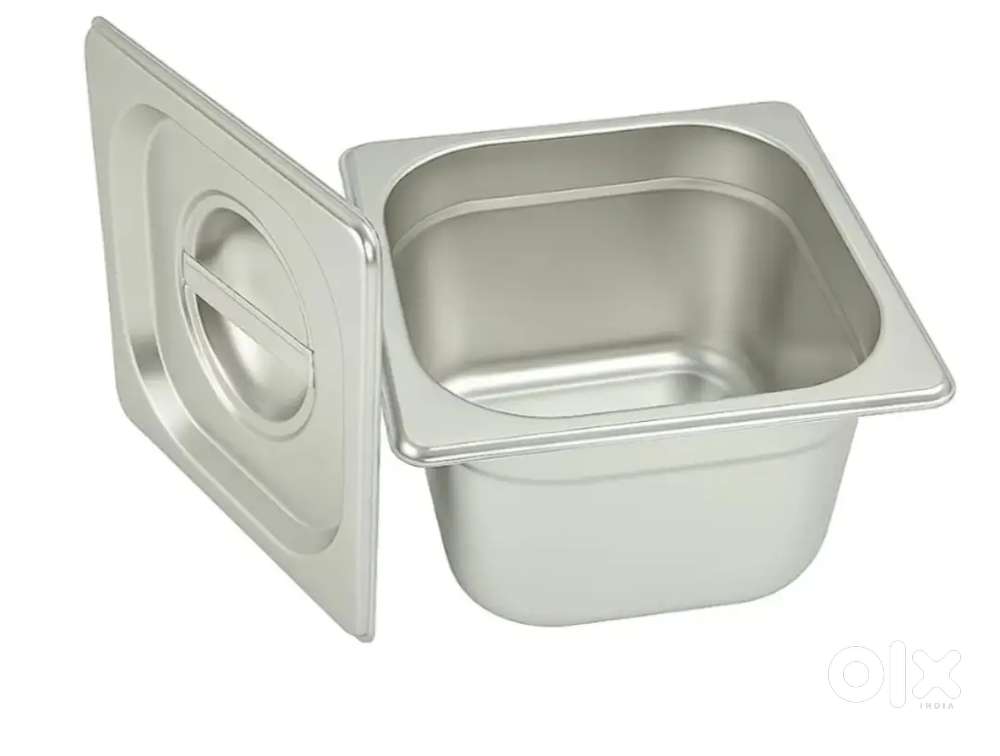 Commercial kitchen containers