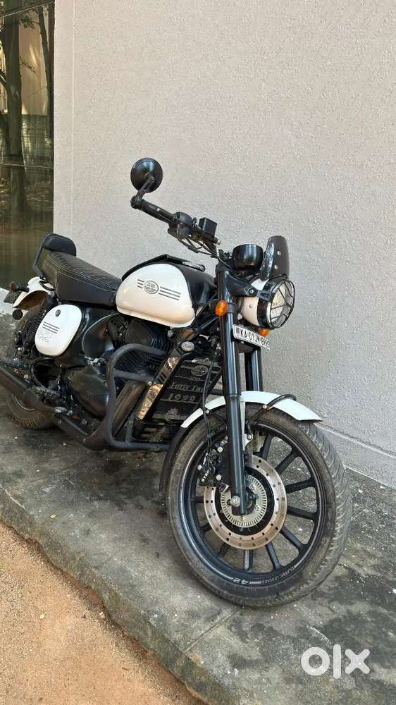 Good condition.best mailage. well maintained. all accessories.