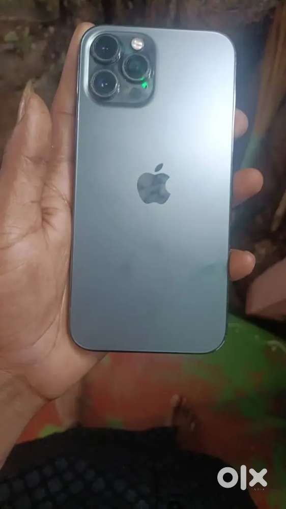12 pro max neet condition no scratches or dents