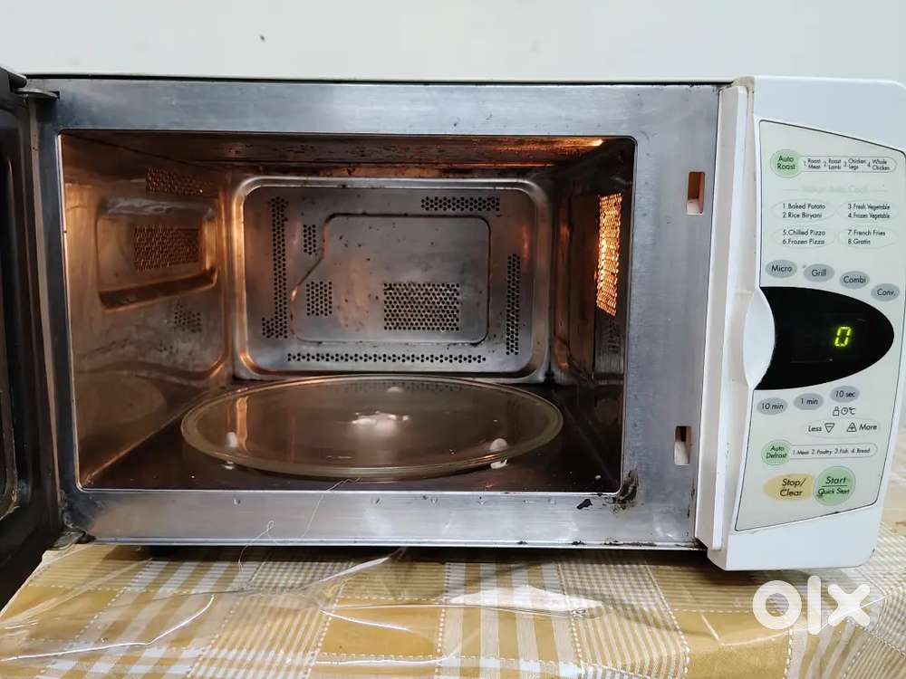 LG MC-767W microwave oven has a capacity of 26 liters