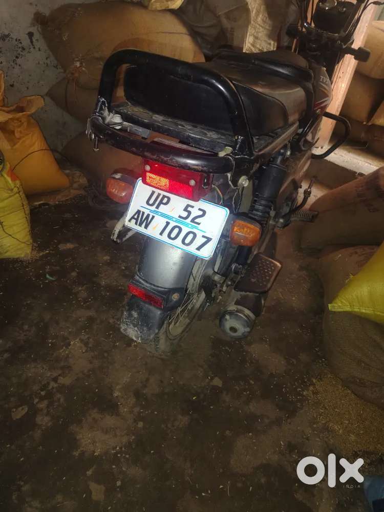 Bechna hai dusri gadi Lena hai