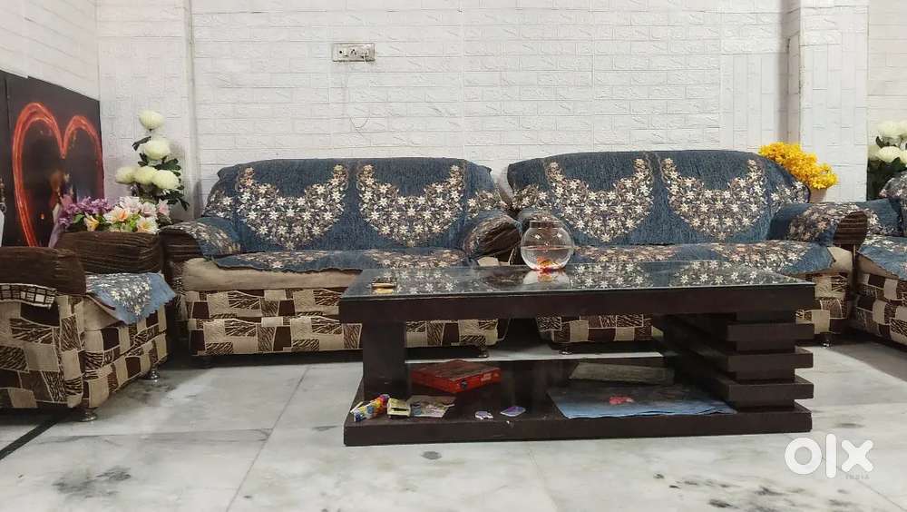 9 seater Sofa for selling