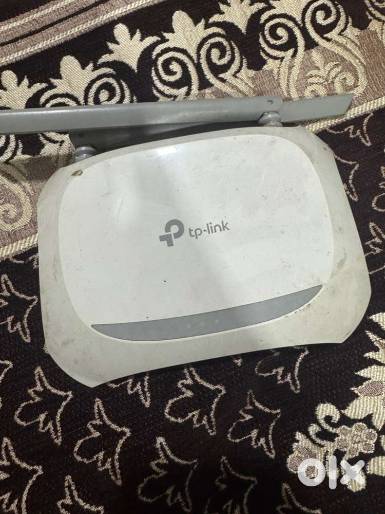 Tp link wifi router with ethernet cable