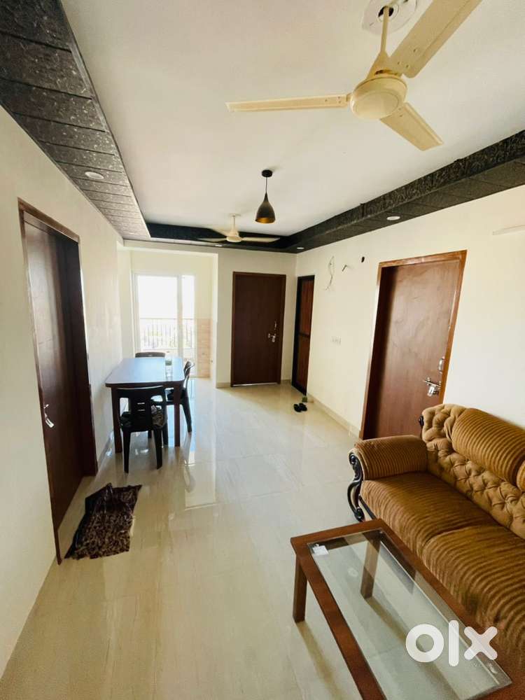 Single room available in 3Bhk flat