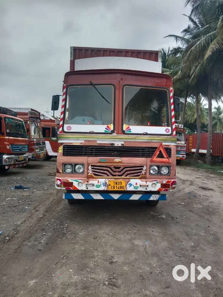 Ashok Leyland 3025 12wheel 32FEET container