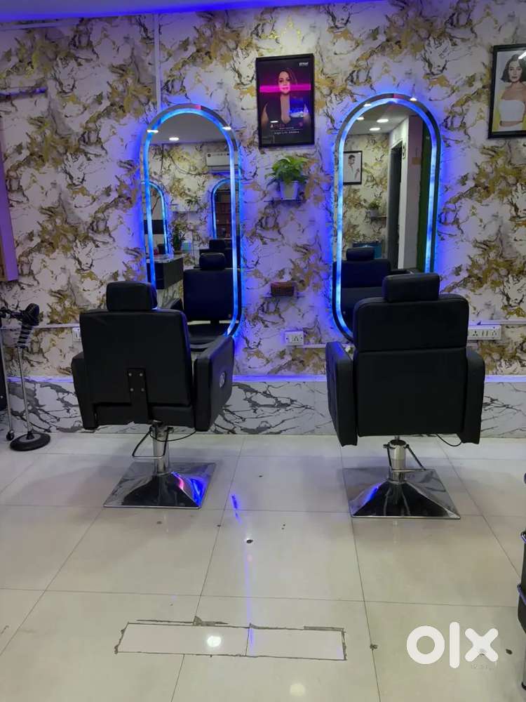 Unique unisex salon