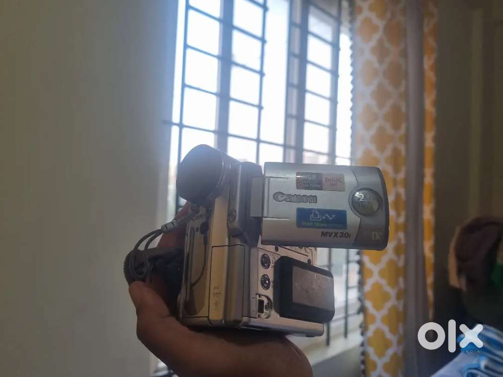 Vintage cameras as show pieces