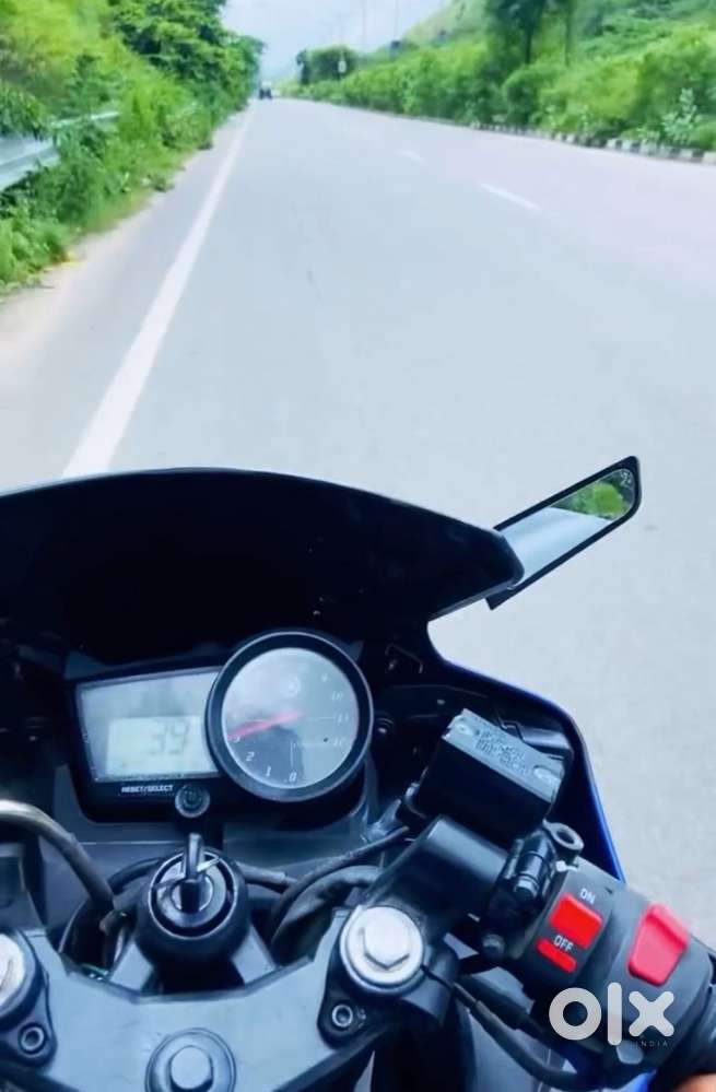 Yamaha r15 v2