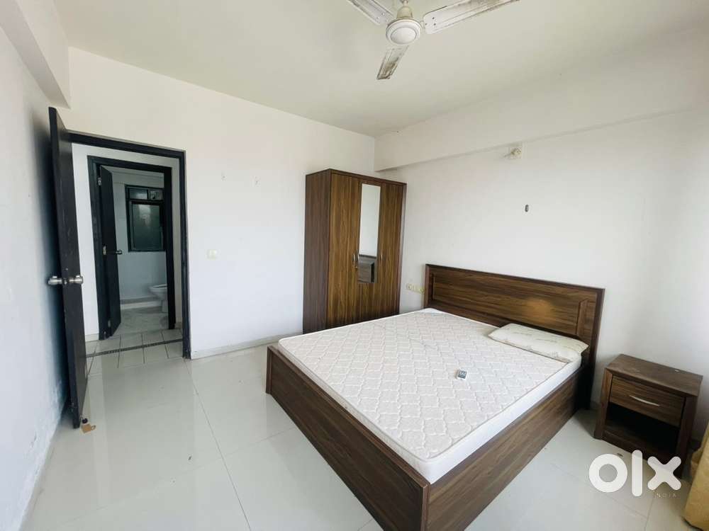 Very Nice 2bhk Flat For Rent at Nr 100ft Road Satellite