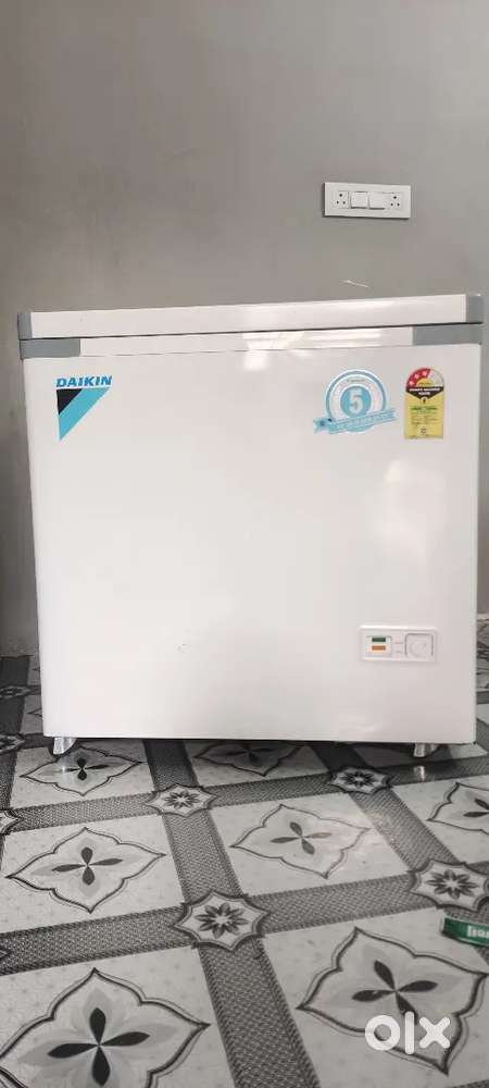 DAIKIN DEEP FRIDGER 230 LITER