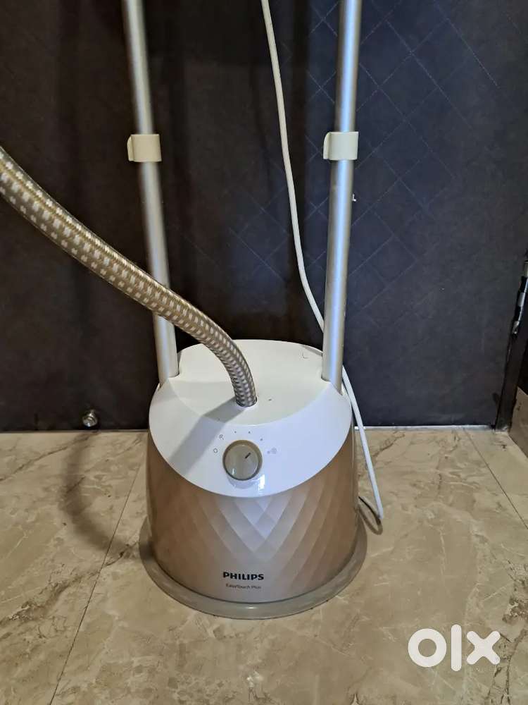 Garment stand steamer
