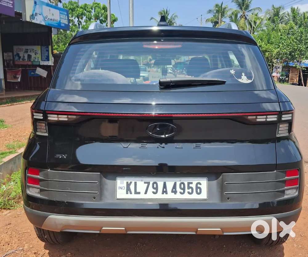 Hyundai Venue 2022 Diesel Well Maintained