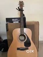 Yamaha F280 acoustic guitar good condition