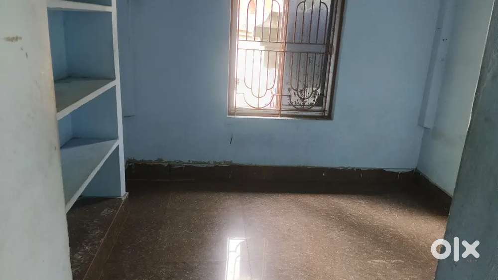 1 bhk room with attached bathroom