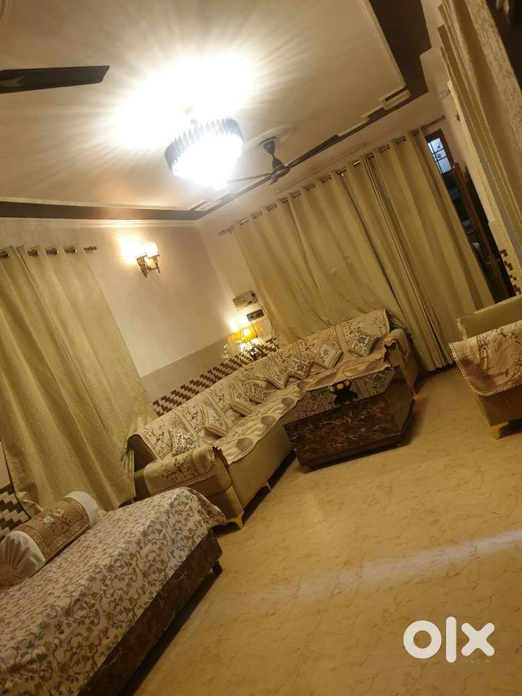 6 BHK Corner Independent Fully Furnished House Dhakoli