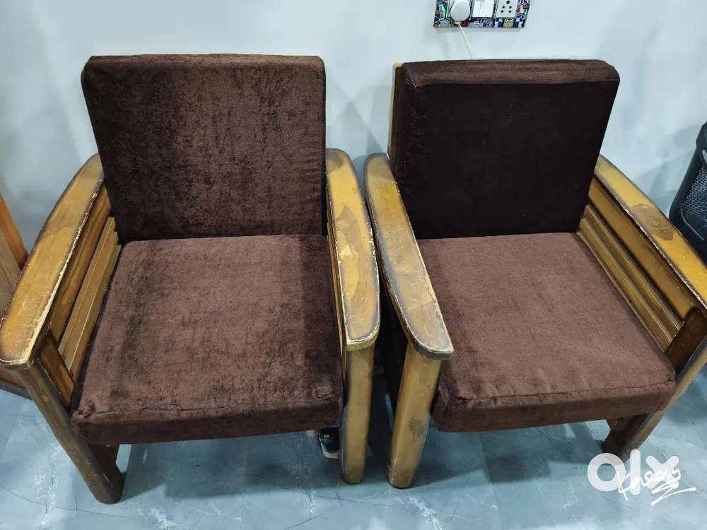2 seater sofa good condition