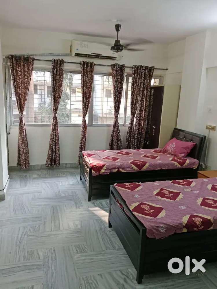 No brokerage pg paying guest cleaning wifi gas free with huge balcony