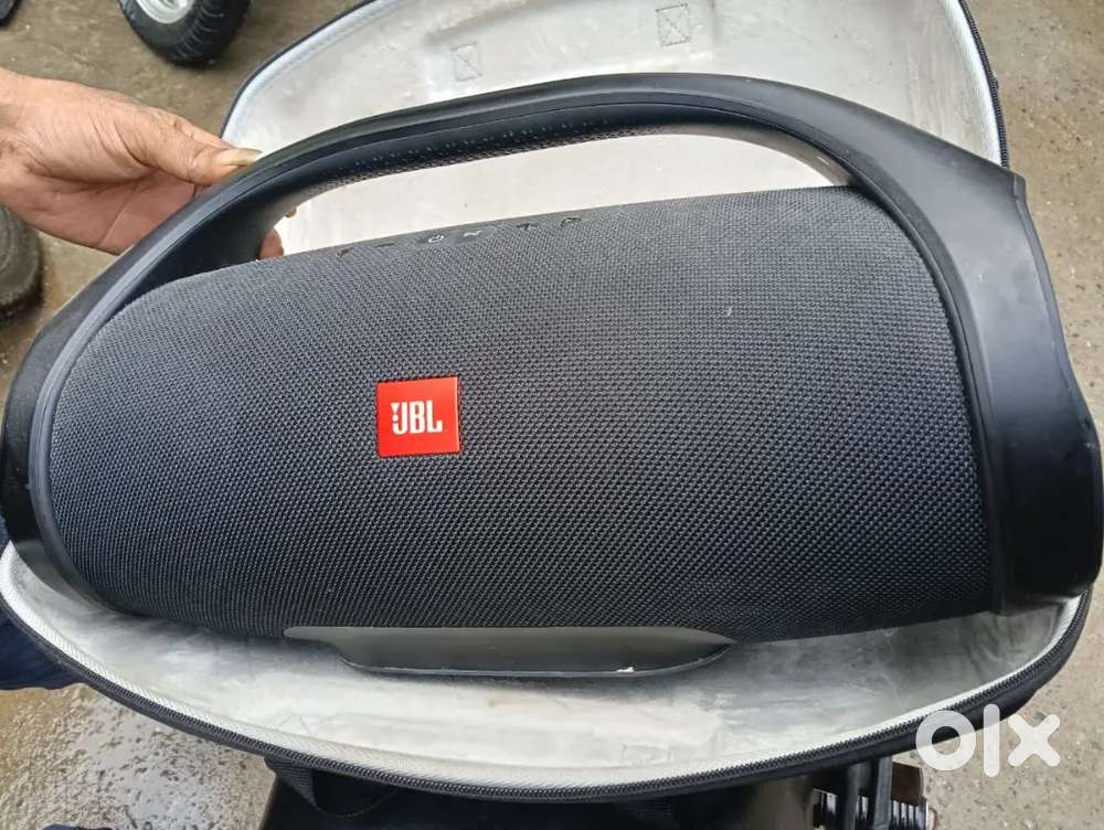 JBL bluetooth speaker box