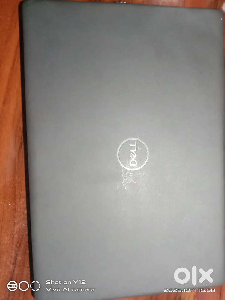 Dell laptop for sale in a good condition(negotiable only to an extent)