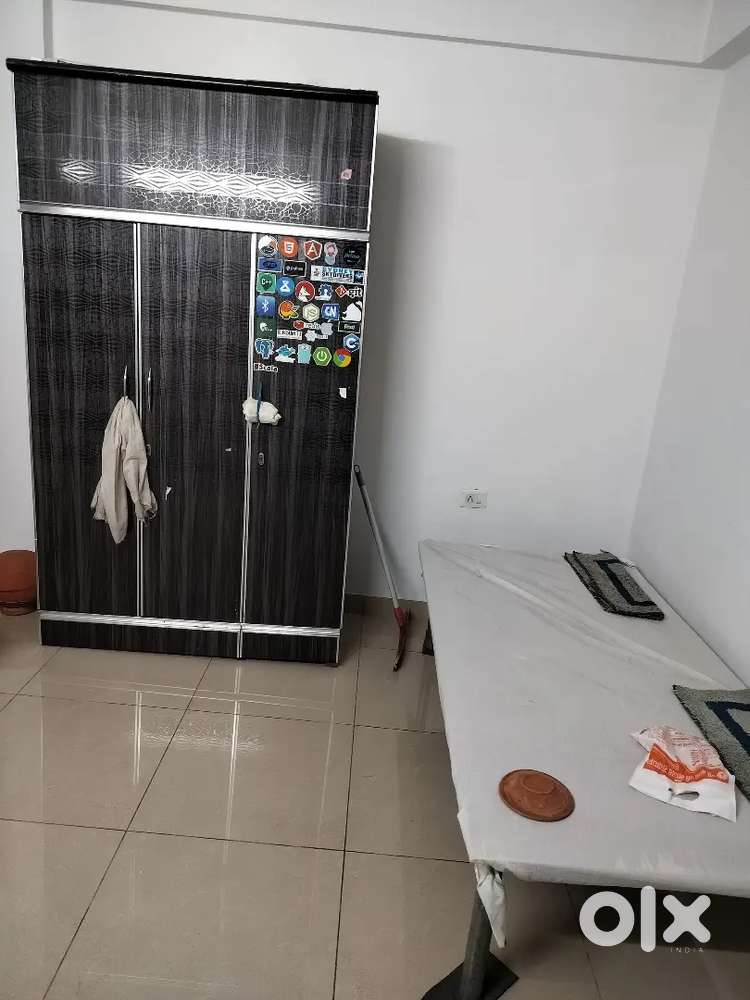 Looking for 01 Flatmate in 2bhk flat for 01 room.