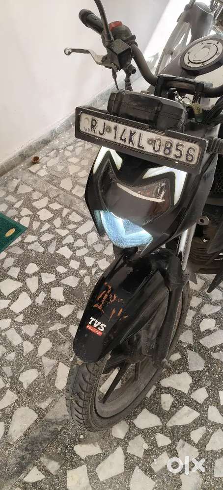 TVS APACHE RTR 160 4V TOTAL KM RUNS 29715. excellent condition