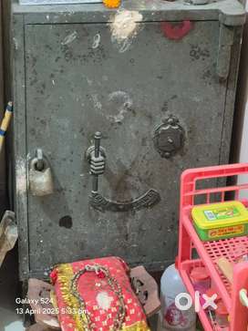 Safe locker