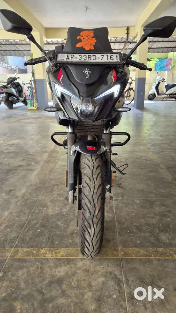 Model:Pulsarf250 colour:techno grey