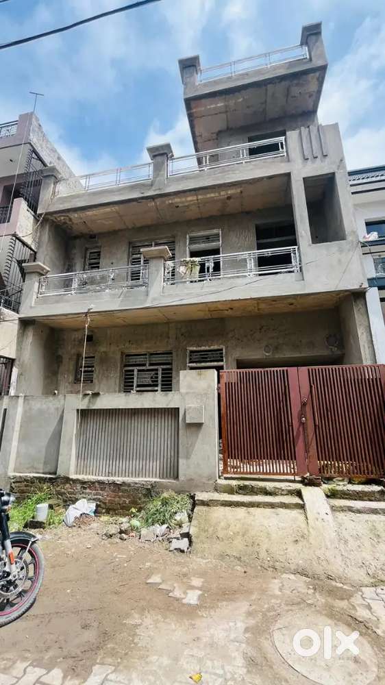 7BHk newly built up structure for sale in dhakoli.