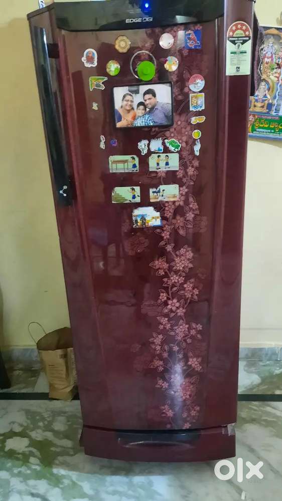 Godrej Edge Digi single door fridge 241 ltr 9yrs old.