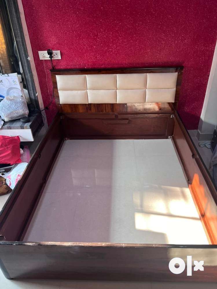 5X6Ft Queen size bed with mattress