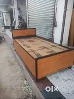 NEW DESIGNER SINGLE DIVAN BOX BED SIZE 6X3' ONLY RS 6500/- GADDE ALAG